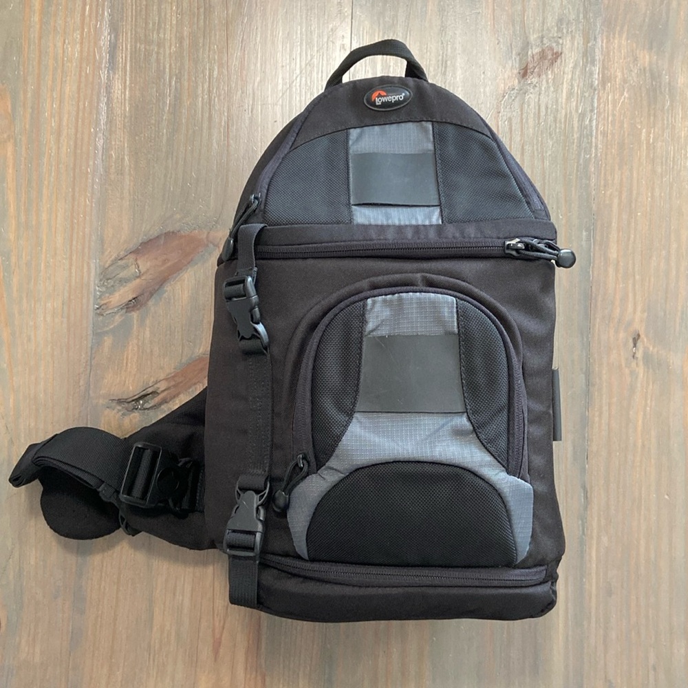 Lowepro “Slingshot 200 AW” Slingback Style Camera Bag